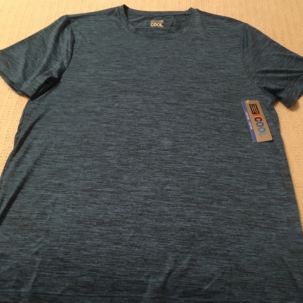 32° cool lightweight aqua black heather pull over T-shirt size L. NWT